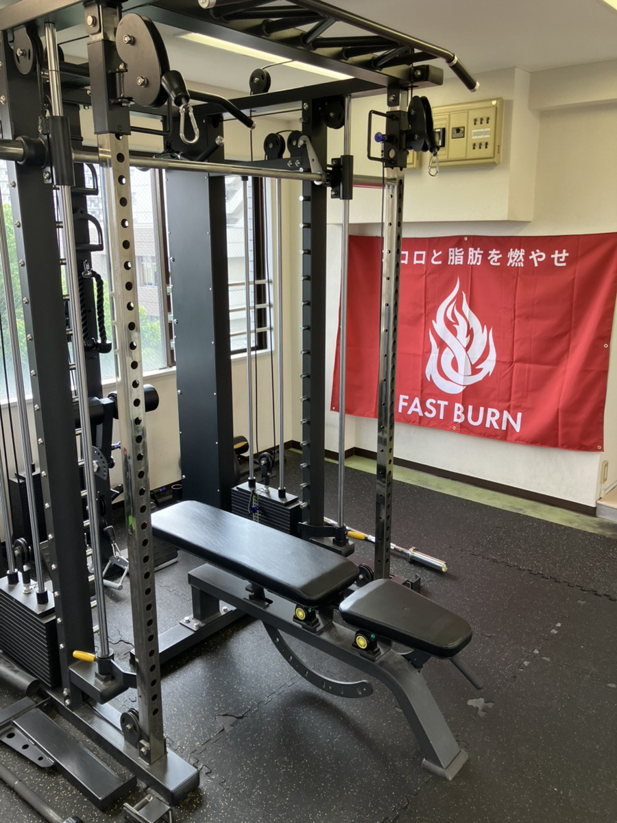 FASTBURN光が丘店 内観／シャワー／更衣室／ダンベル